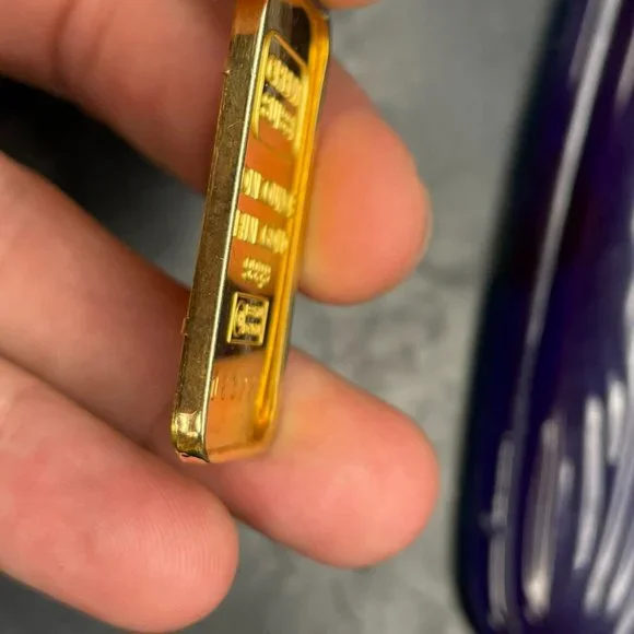 credit suisse pendant 24k gold